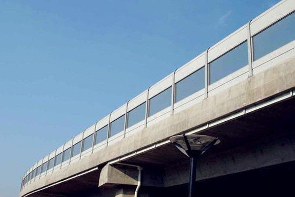 图们桥梁隔声屏障